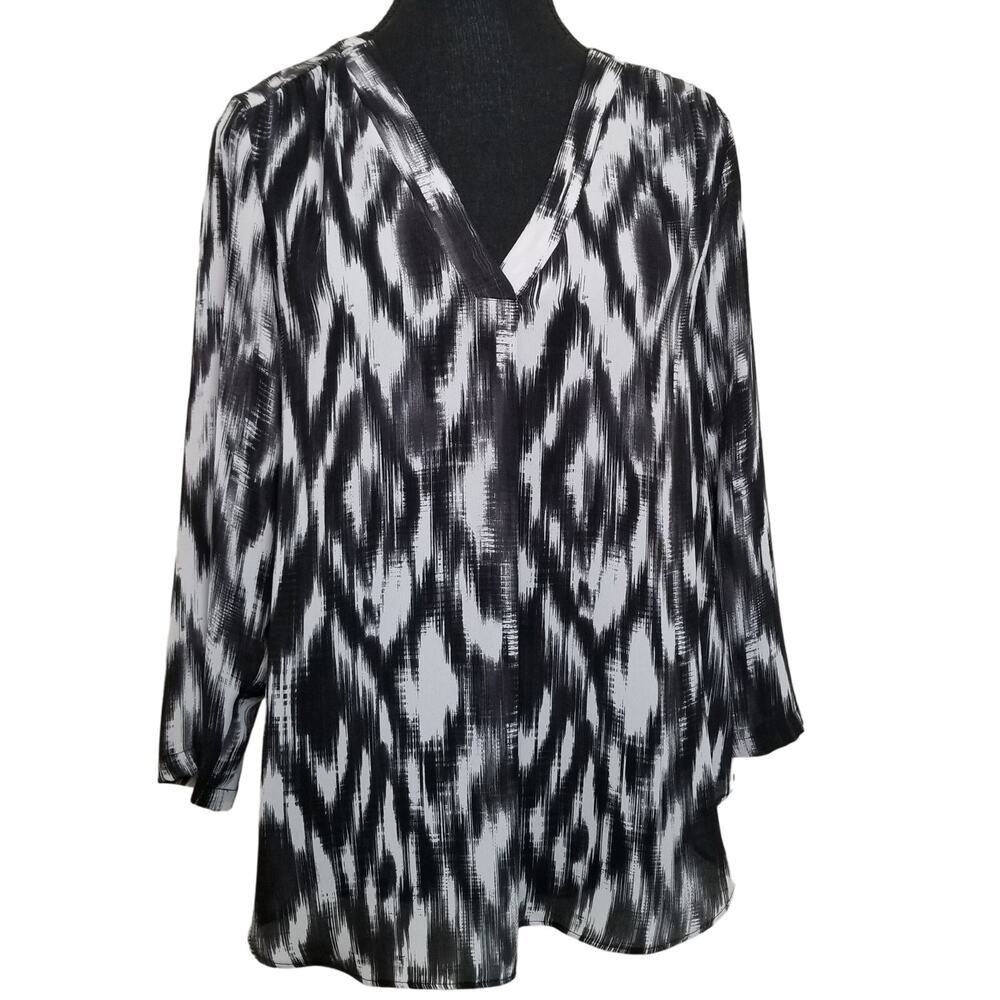 A.N.A. SEMI SHEER TUNIC TOP BLOUSE SZ SMALL  BLACK & WHITE 3/4 SLEEVES V-NECK